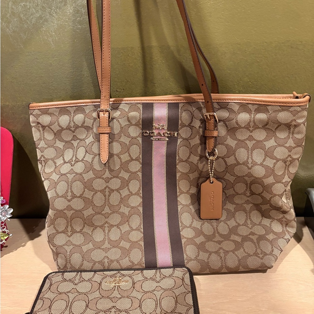 Coach Signature Tote and Wallet Set - Picture 1 of 16